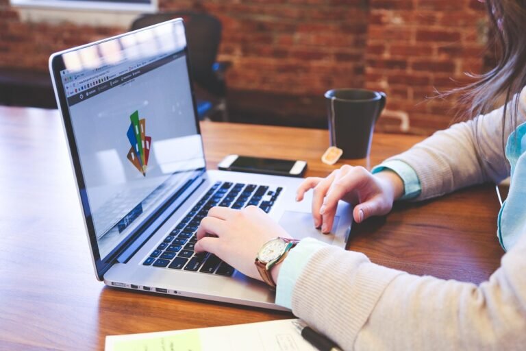 découvrez les stratégies et outils essentiels du digital marketing pour développer votre présence en ligne, attirer de nouveaux clients et booster la croissance de votre entreprise.